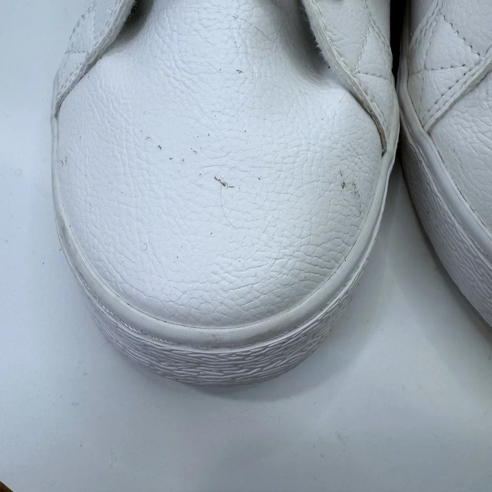 The Children's Place Sneakers White Casual Everyday Shoes Size 6